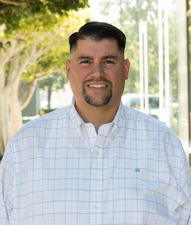 Noe Avalos headshot